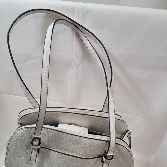 Liz Claiborne White Shoulder Bags Purse. - Picture 4 of 12